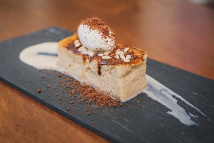 Torrija de helado de coco, el punto dulce a una cena japo-mediterránea.