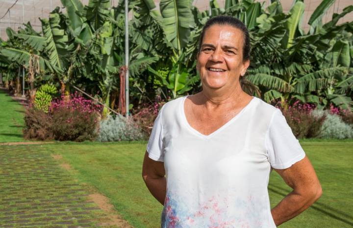 Dulce, encargada de 'La Calabacera', posa en su finca.