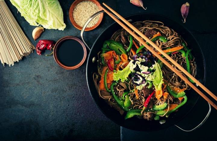 Fideos soba, una buena soja y arroz de calidad y grano corto son algunos básicos. Foto: 123rf.