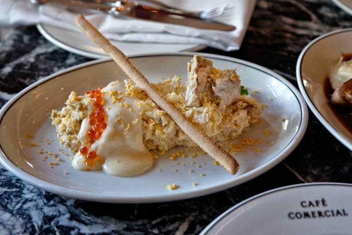 La deliciosa ensaladilla, uno de sus platos estrella.