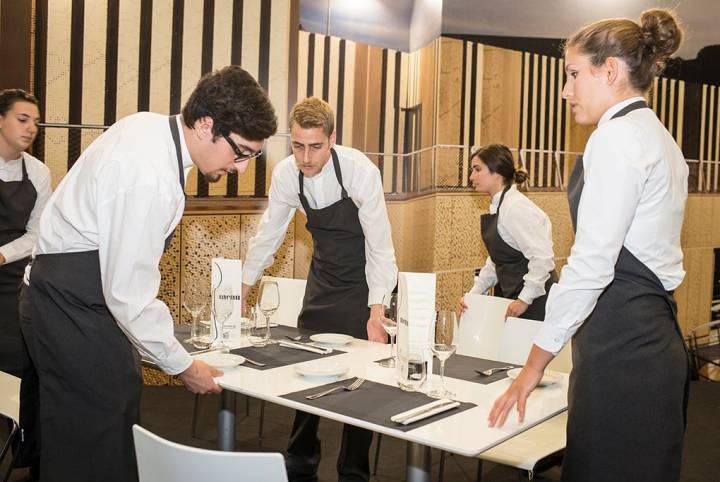 Alumnos de la Basque Culinary Center durante Gastronomika 2016. Foto: Sofía Moro.