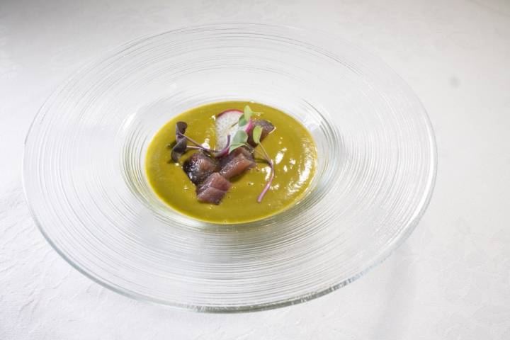 El Gazpacho verde, de Alejandro, listo para la cata del jurado.