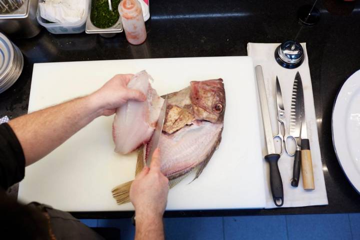 Escoger un solo plato de la carta es imposible. Todos son frescos y apetecibles.