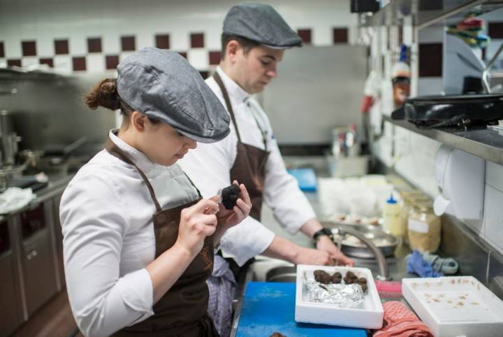 Hoy es su primer día y se estrena dejando requetelímpias las trufas