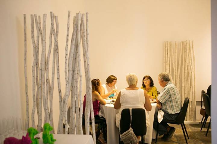 El salón del restaurante donde se puede degustar el menú completo.