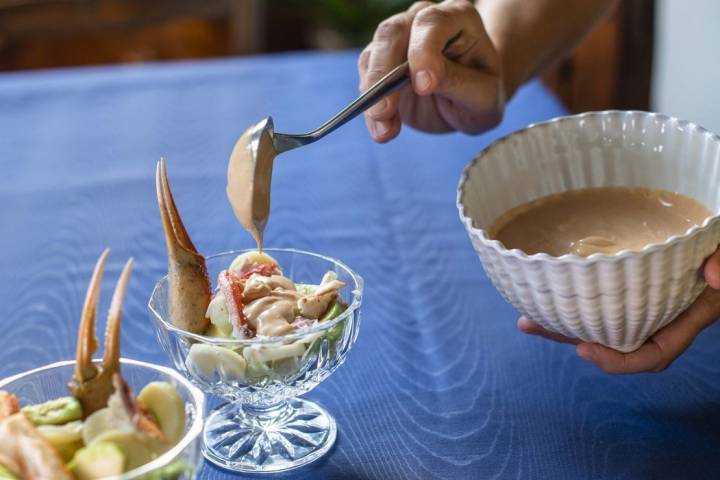 Además de con cangrejo, este cocktail se puede preparar con langostinos o gambas.