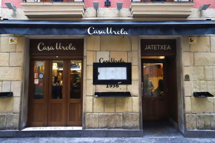 'Casa Urola', otro clásico para ir de 'pintxos' por Donosti. Foto: Yoana Salvador.