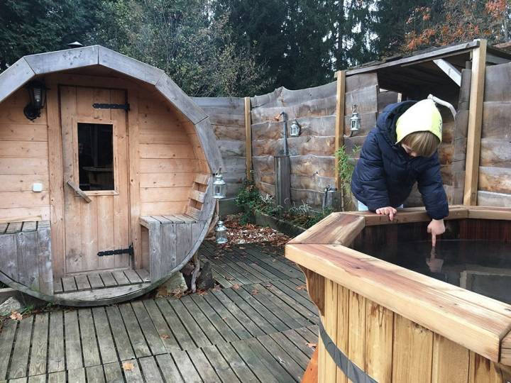 Te puedes dar un relajante baño en el spa ecológico aunque las temperaturas sean bajas. Foto: Beatriz Vigil.