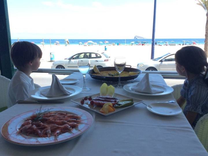 Restaurante 'Ulia', con vistas a la playa. Foto: Johanna Saldón.