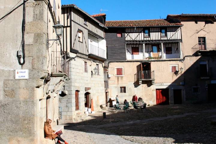 Luce el sol en el pueblo de La Alberca.