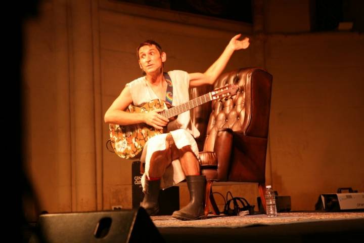 Albert Pla puso la nota musical a la inauguracion de la edición de este año. Foto: Manuel Vázquez.