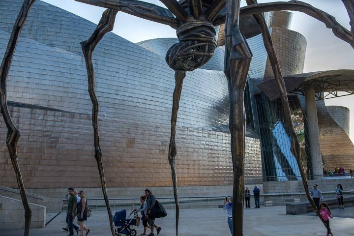 La famosa araña de Louise Bourgeois llamada Mamá.