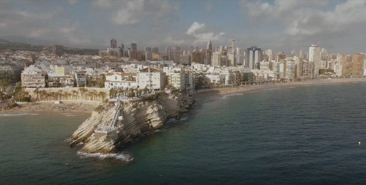 Benidorm empezó a brillar a finales de los años 50. Foto: Filmin.