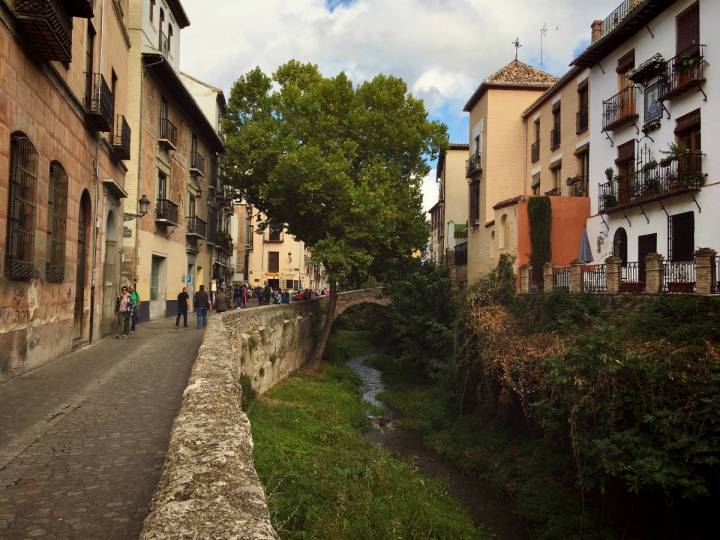 Ni la belleza de Granada nos consuela...