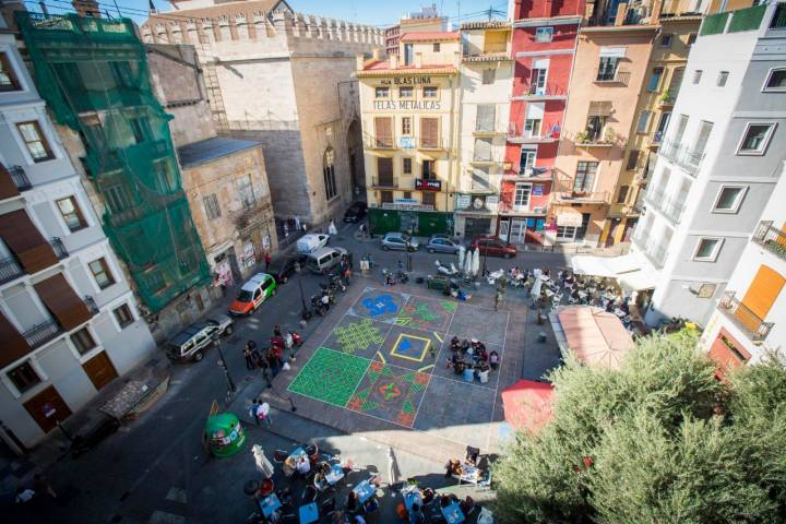 El joven Colectivo TAV hace de las plazas una obra de arte en sí misma.