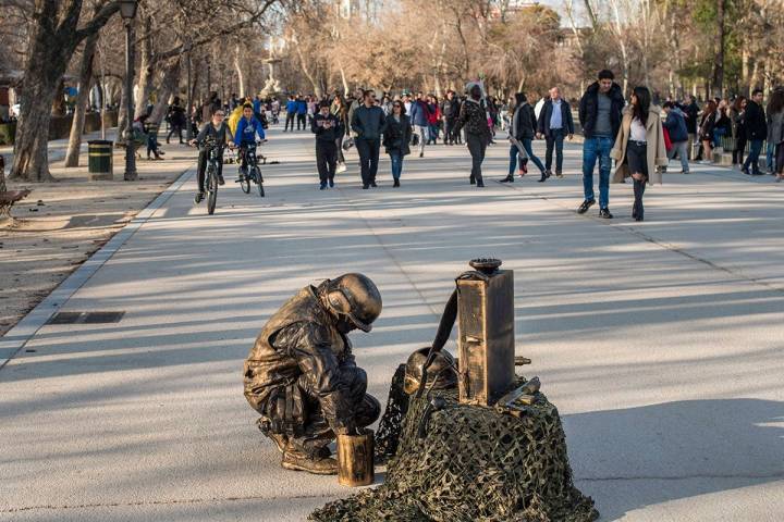 Las guerras también tienen su recuerdo en el paseo.