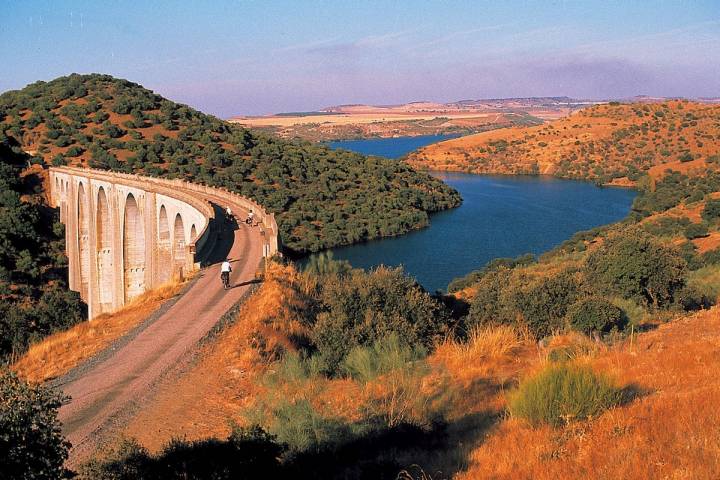 Vía Verde de la Jara. Foto: Fundación de los Ferrocarriles Españoles.