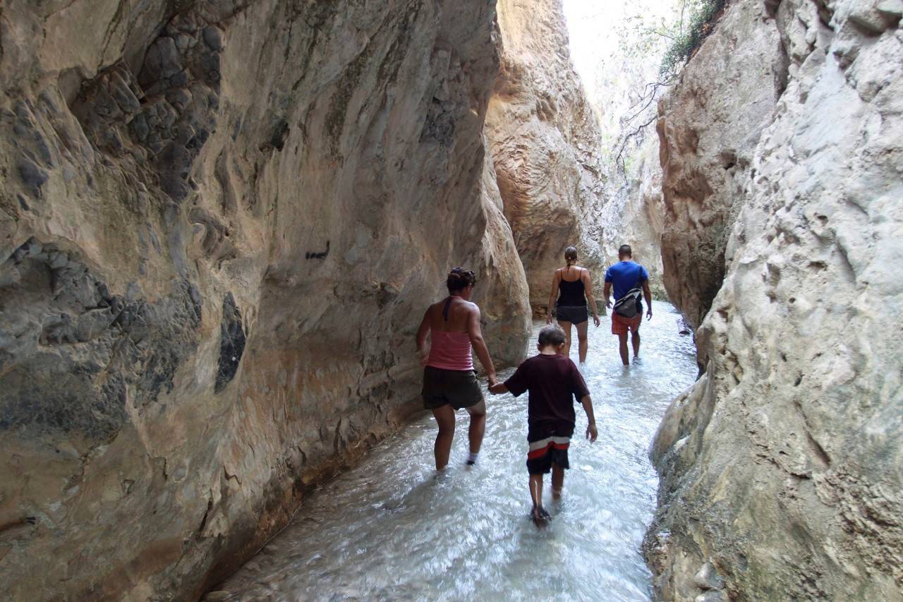 Cinco rutas de agua dulce en Málaga para olvidar el calor