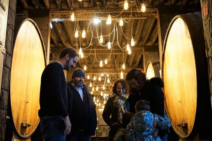 Asturias en invierno. Bodega de 'Casa Trabanco' en Gijón.