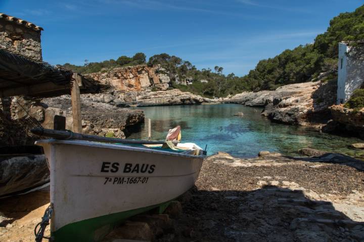 Cala S'Almonia es uno de los rincones donde puedes perderte tras el confinamiento en Mallorca.