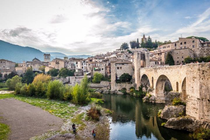 Besalú, un pueblo de otra época. Foto: shutterstock.