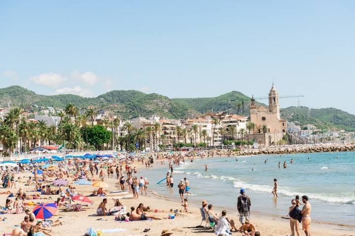 Sitges disfruta de 20 kilómetros de costa y 26 playas. Foto: Shutterstock.