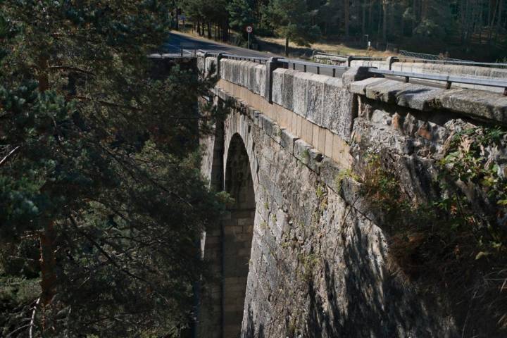 El puente de La Cantina sobre el Eresma que inspiró a Ernest Hemingway.