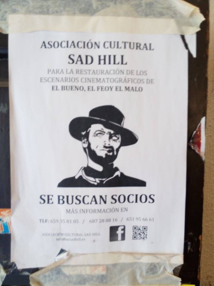 Cartel de la asociación.