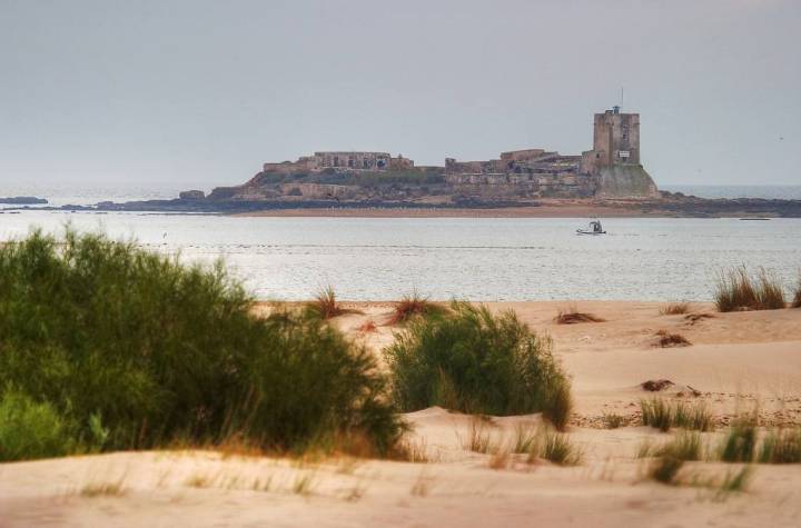 El castillo flotante de Sancti Petri. Foto: shutterstock.