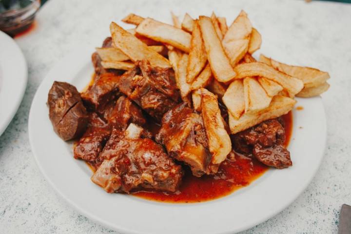 Guiso de carne de cabra de Teno, del bar 'Los Bailaderos', en Tenerife.