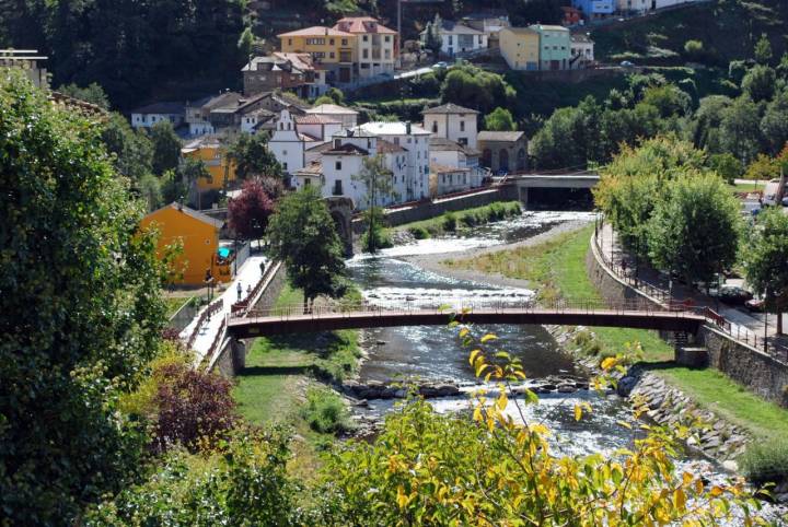 El maravilloso pueblo de Cangas de Narcea. Foto: Carmen Alonso Suarez, Flickr.