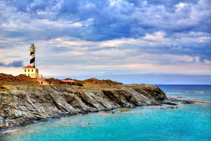 El cabo de Favaritx y su sugerente faro. Foto: shutterstock.