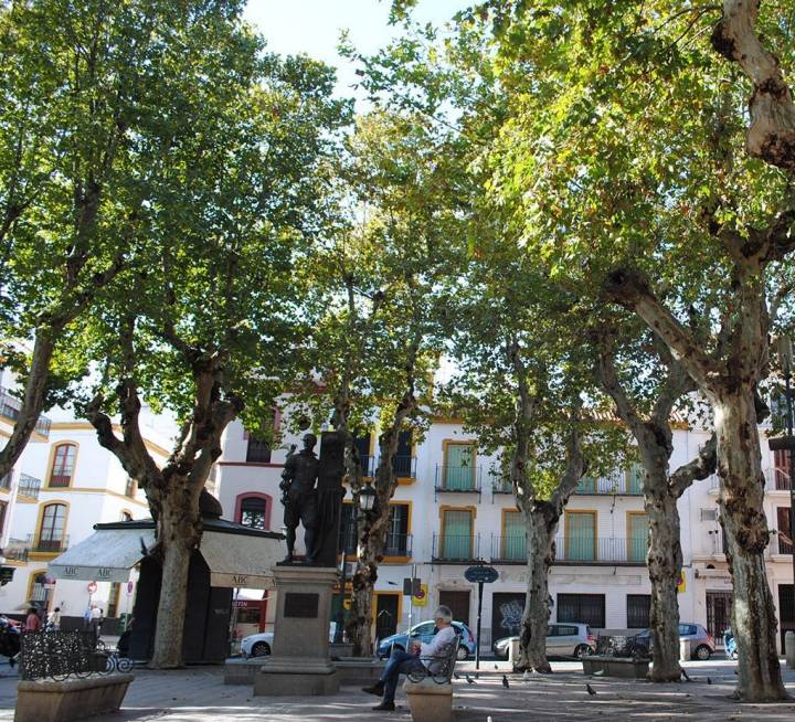 Una parada en la Plaza de San Lorenzo. Foto: Mamadú Dabó.